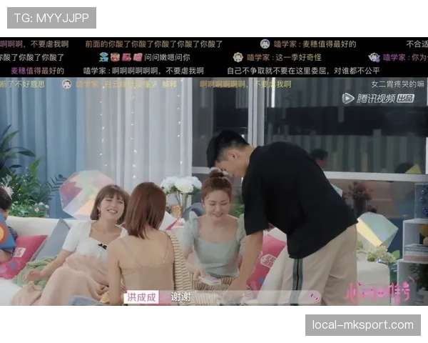 李小鹏走进咖啡店掏出那张卡，我的手汗都出来了
