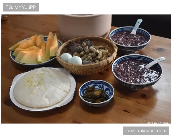 杨威家的早餐是按克称着吃的？
